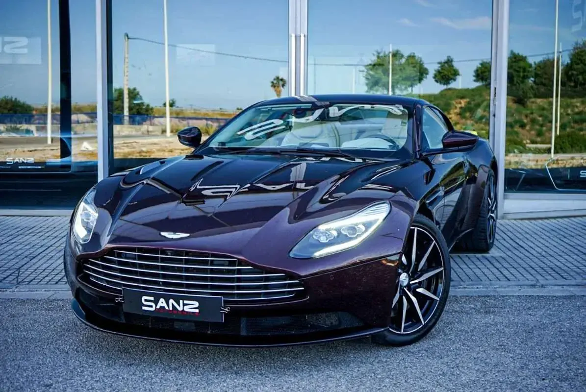Usado Aston Martin DB11 608 CV (447 kW) 2019 Burdeos Coupe