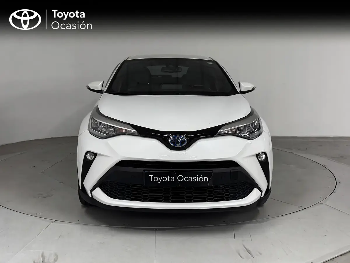 Käytetty Toyota C-HR Advance 184 HP (135 kW) 2023 Valkoinen Katumaasturi