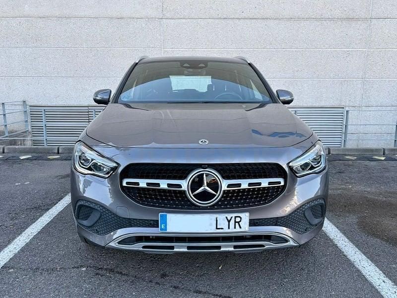 Usado Mercedes GLA200 150 CV (110 kW) 2022 Gris / plata SUV