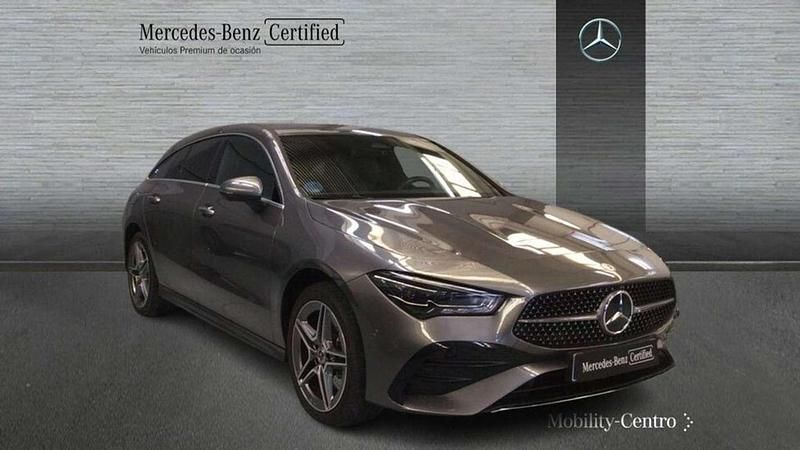 Usado Mercedes CLA250e Shooting Brake 219 CV (161 kW) 2025 Gris Familiar