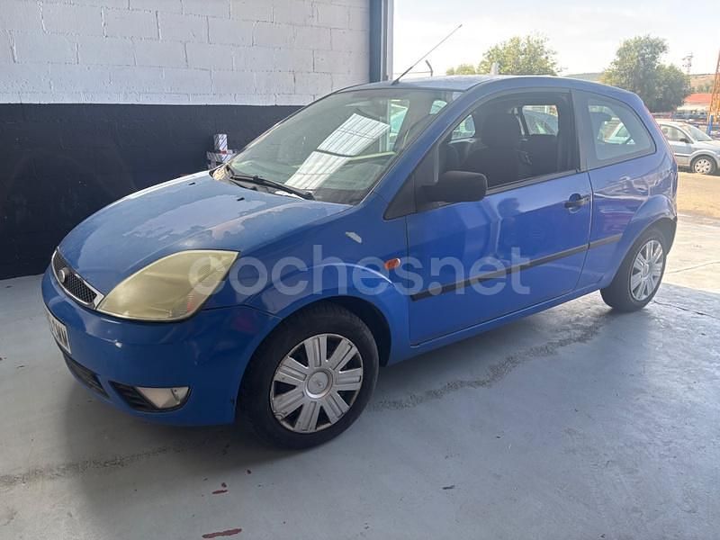 Azul Usado 2003 Ford Fiesta Ambiente Utilitario | 1300 € (Precio justo) - Imagen 1/4