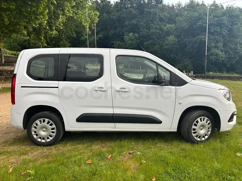 Usado Opel Combo Life Edition+ 102 CV (75 kW) 2022 Blanco Monovolumen