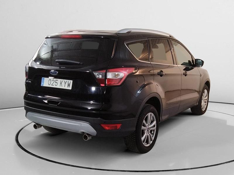 Usado Ford Kuga Trend+ 151 CV (111 kW) 2019 Plata SUV