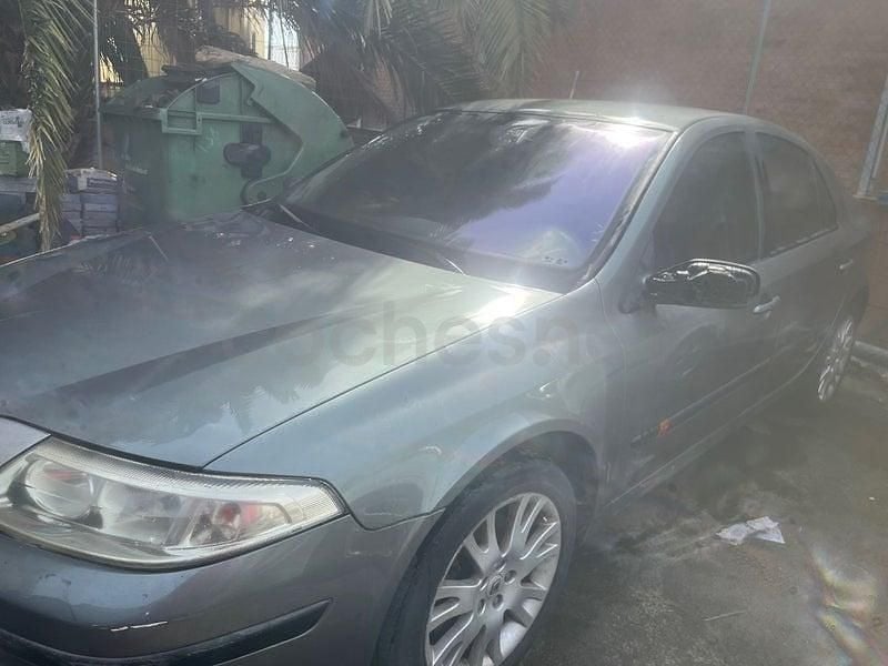 Usado Renault Laguna II Dynamique 120 CV (88 kW) 2003 Gris Berlina