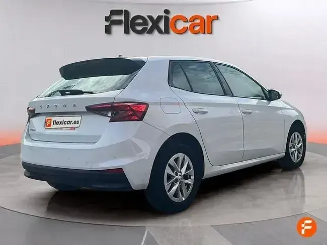 Käytetty Skoda Fabia Ambition 95 HP (69 kW) 2022 Valkoinen Viistoperä