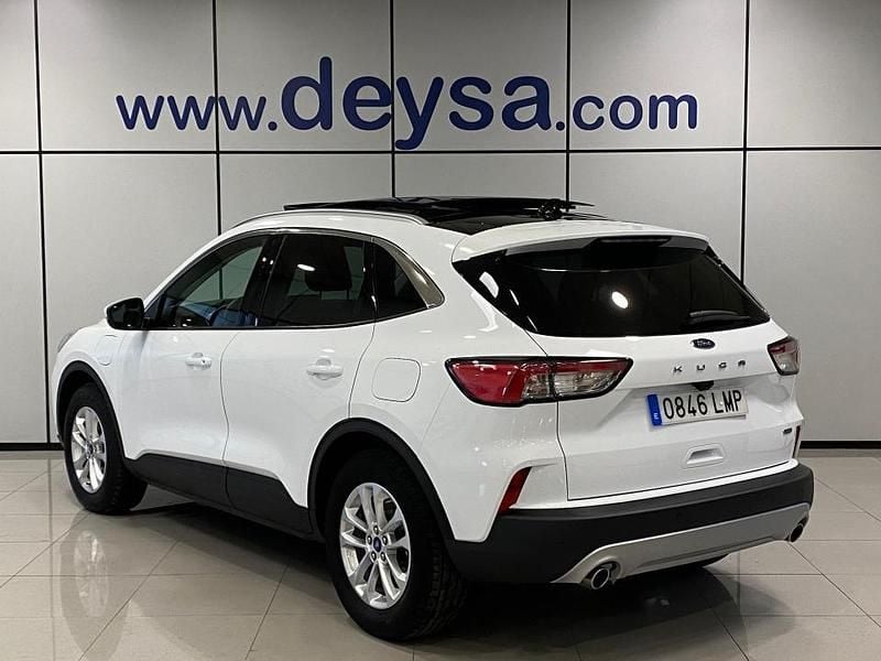 Usado Ford Kuga Titanium 225 CV (165 kW) 2021 Blanco SUV