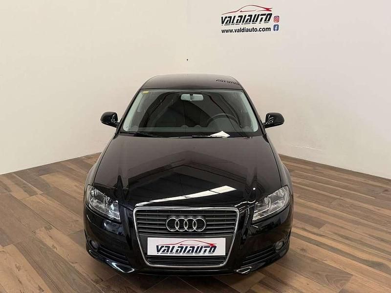 Usado Audi A3 Sportback 105 CV (77 kW) 2010 Negro Utilitario