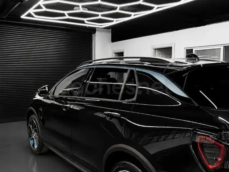 Usado Lynk & Co 01 261 CV (191 kW) 2022 Negro SUV