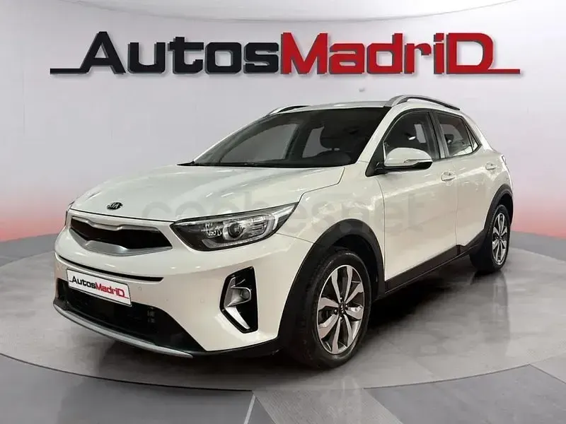 Usado Kia Stonic 120 CV (88 kW) 2021 Blanco SUV