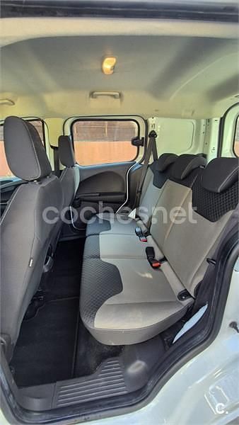 Usado Ford Tourneo Courier Ambiente 100 CV (73 kW) 2018 Blanco Monovolumen