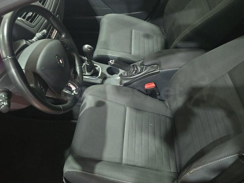 Usado Renault Mégane LIMITED 95 CV (69 kW) 2015 Negro Berlina