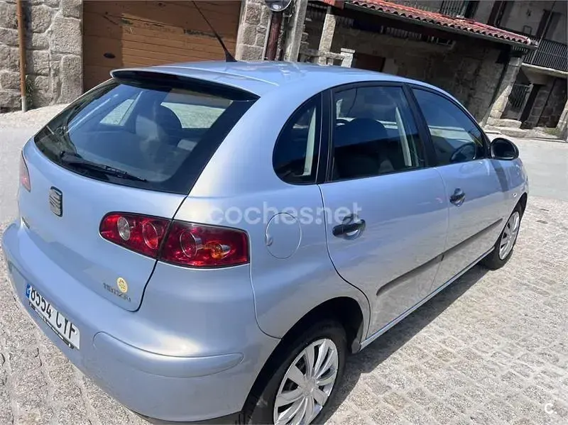 Usado Seat Ibiza Sport 64 CV (47 kW) 2004 Azul Utilitario