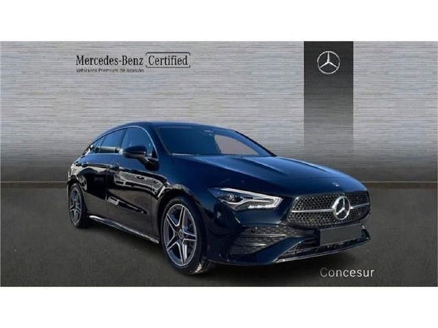 Usado Mercedes CLA250e Shooting Brake AMG line 218 CV (160 kW) 2024 Negro cosmos Familiar
