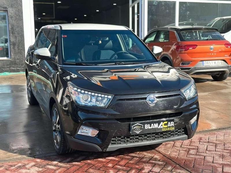 Usado 2017 Ssangyong (KGM) Tivoli Limited SUV | 12.500 € - Imagen 1/4