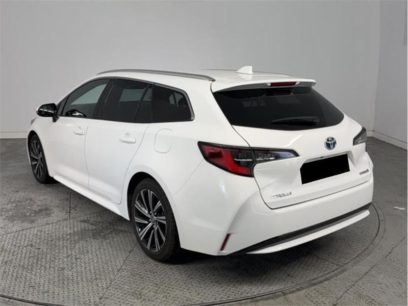 Usado Toyota Corolla Sport 122 CV (89 kW) 2022 Blanco Familiar