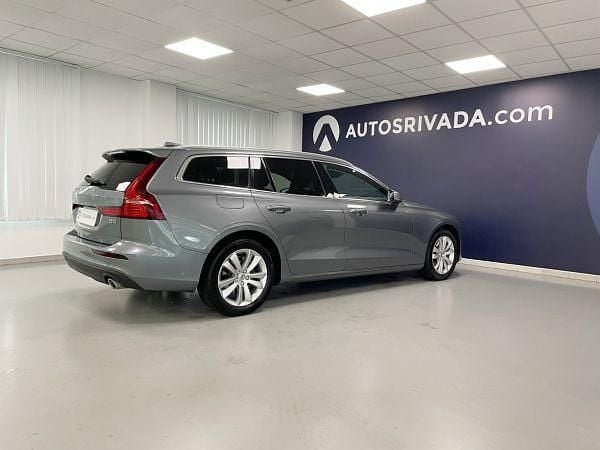Usado Volvo V60 Momentum 190 CV (139 kW) 2020 Gris brich light metalizado Familiar