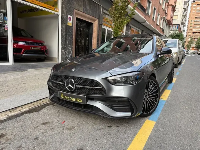 Usado Mercedes C200 204 CV (150 kW) 2022 Gris / plata Familiar