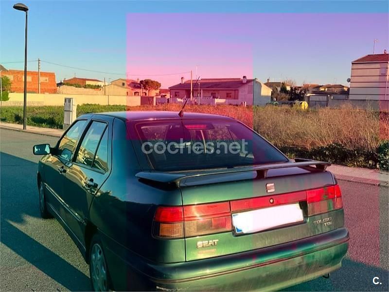 Usado Seat Toledo Stella 90 CV (66 kW) 1999 Verde Berlina