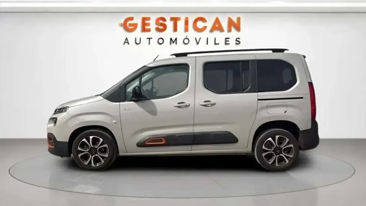 Usado Citroën Berlingo Feel 102 CV (75 kW) 2022 Gris Monovolumen