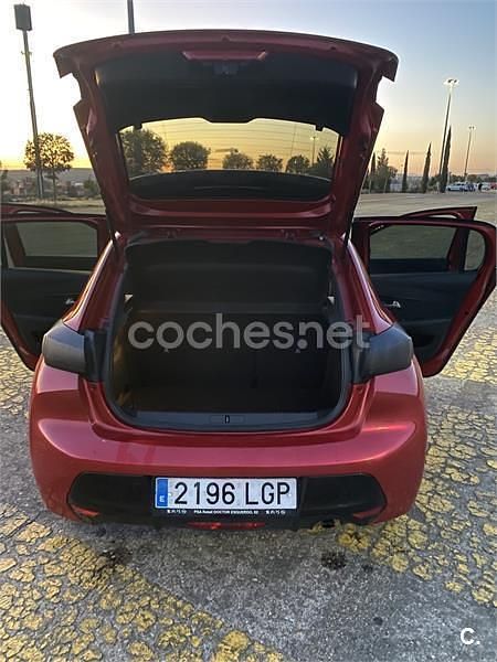Usado Peugeot 208 GT-line 100 CV (73 kW) 2020 Rojo Utilitario