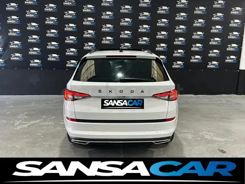 Usado Skoda Kodiaq SportLine 150 CV (110 kW) 2021 Blanco SUV