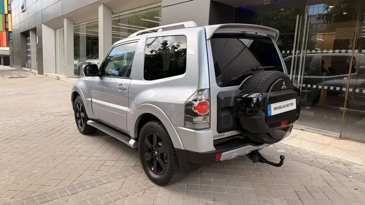 Usado Mitsubishi Montero Motion 200 CV (147 kW) 2009 Plateado SUV