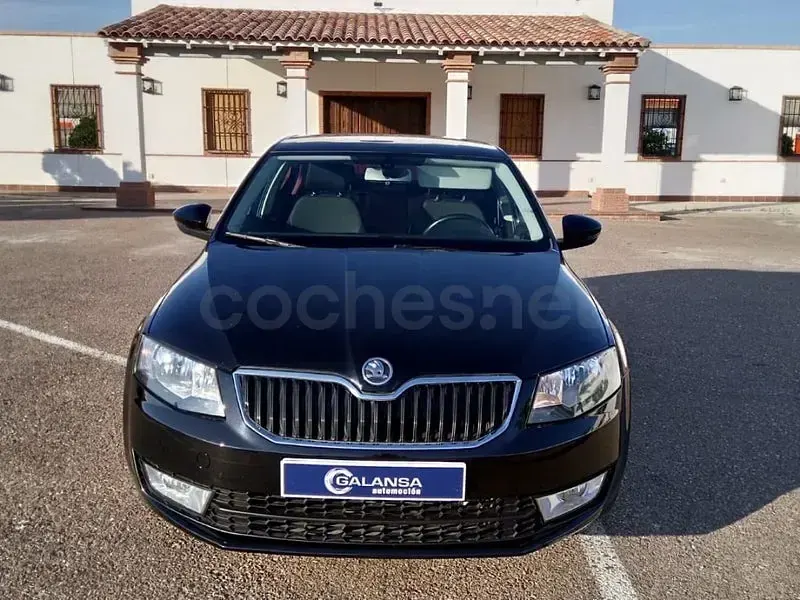 Usado Skoda Octavia Ambition 105 CV (77 kW) 2013 Negro Berlina