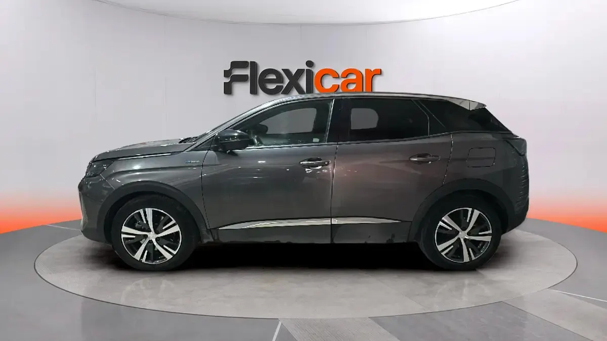 Usado Peugeot 3008 Allure 180 CV (132 kW) 2023 Gris SUV