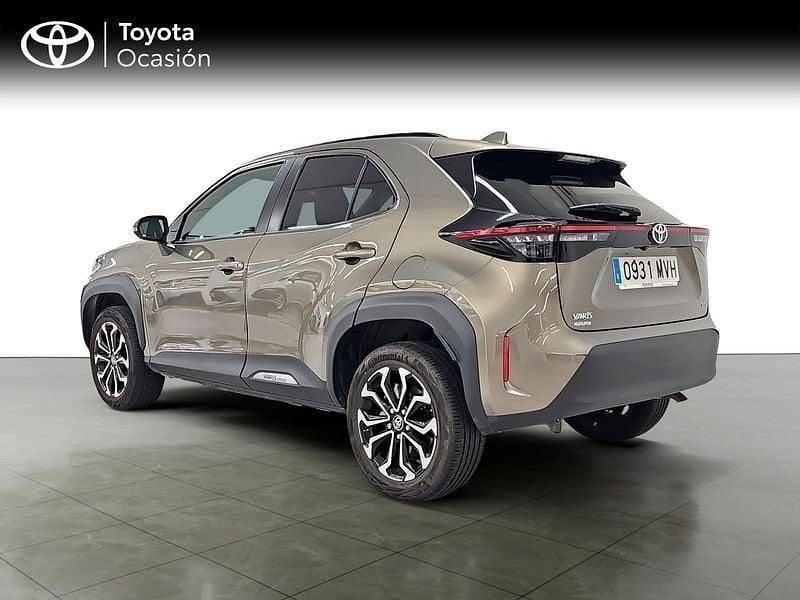 Usado Toyota Yaris Active 116 CV (85 kW) 2024 Verde Utilitario