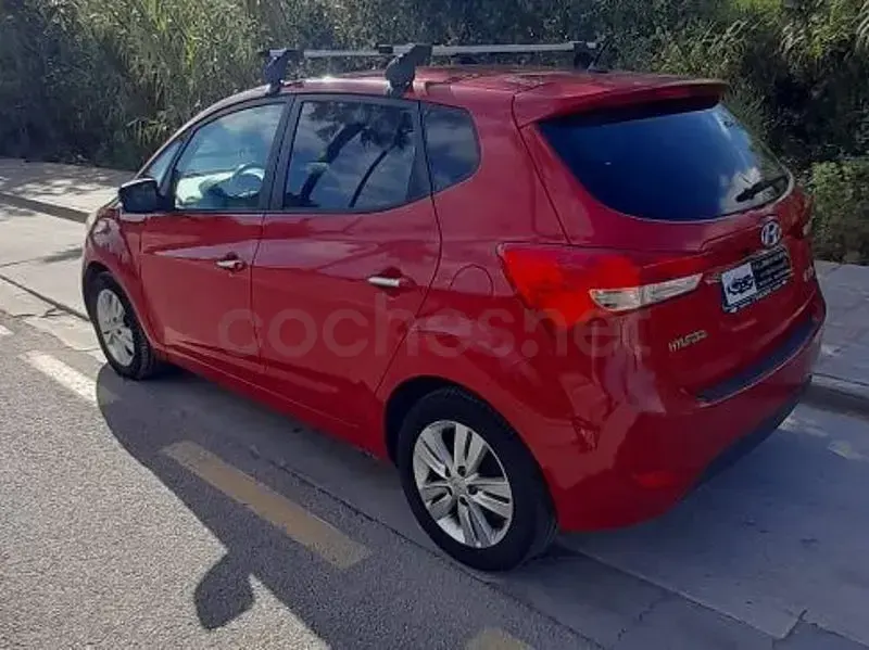 Usado Hyundai ix20 126 CV (92 kW) 2014 Rojo Utilitario