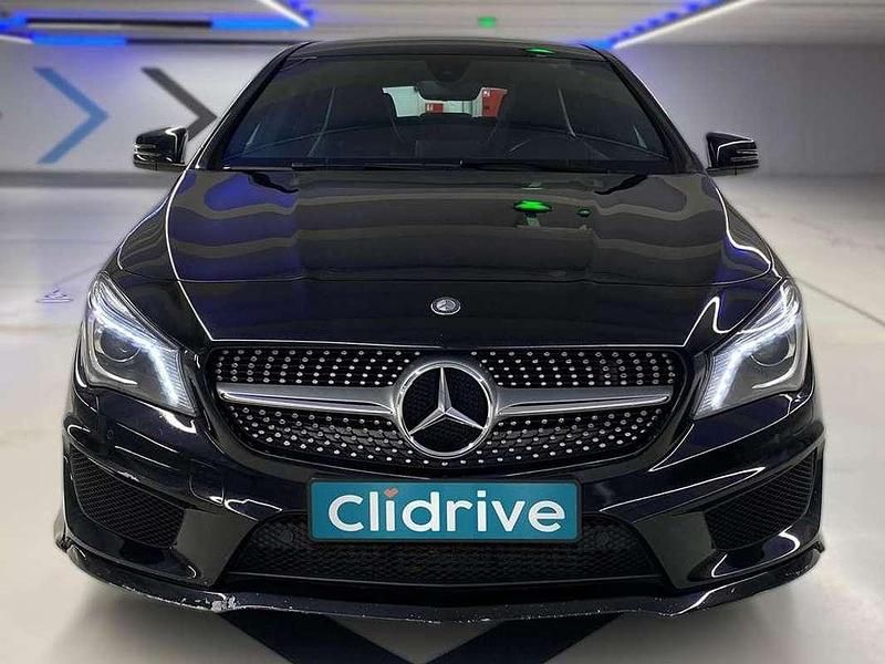 Usado Mercedes CLA200 Shooting Brake AMG line 136 CV (100 kW) 2016 Negro Familiar