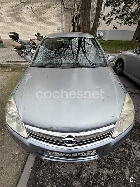 Gris / plata Usado 2008 Opel Astra Enjoy Berlina | 3300 € (Precio justo) - Imagen 1/1