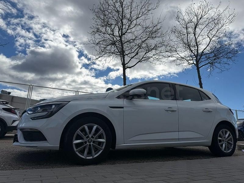 Usado Renault Mégane IV Bose Edition 140 CV (102 kW) 2019 Blanco Berlina