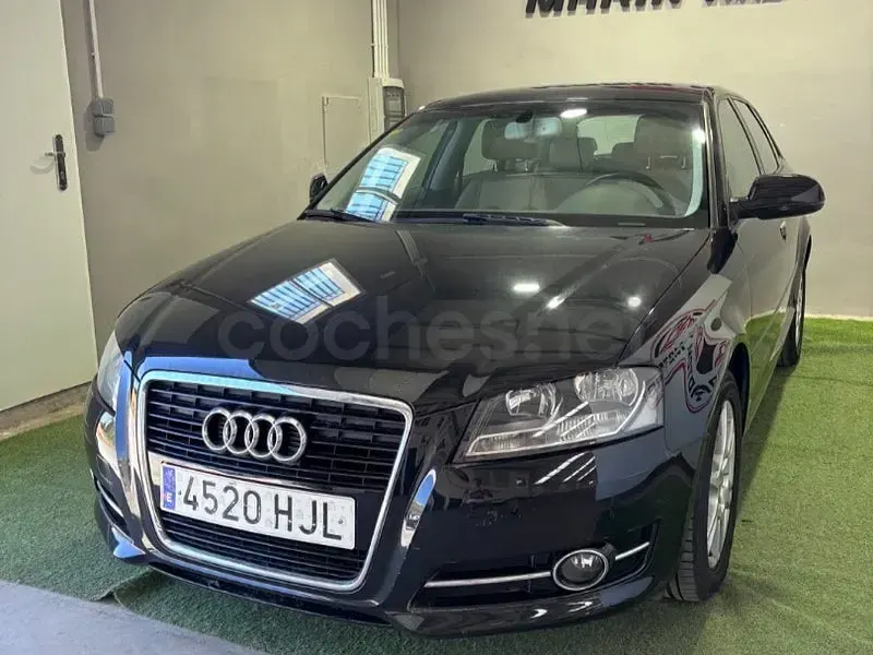 Usado Audi A3 Sportback Attraction 105 CV (77 kW) 2012 Negro Utilitario