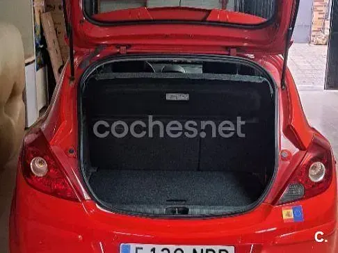 Usado Opel Corsa 90 CV (66 kW) 2009 Rojo Utilitario