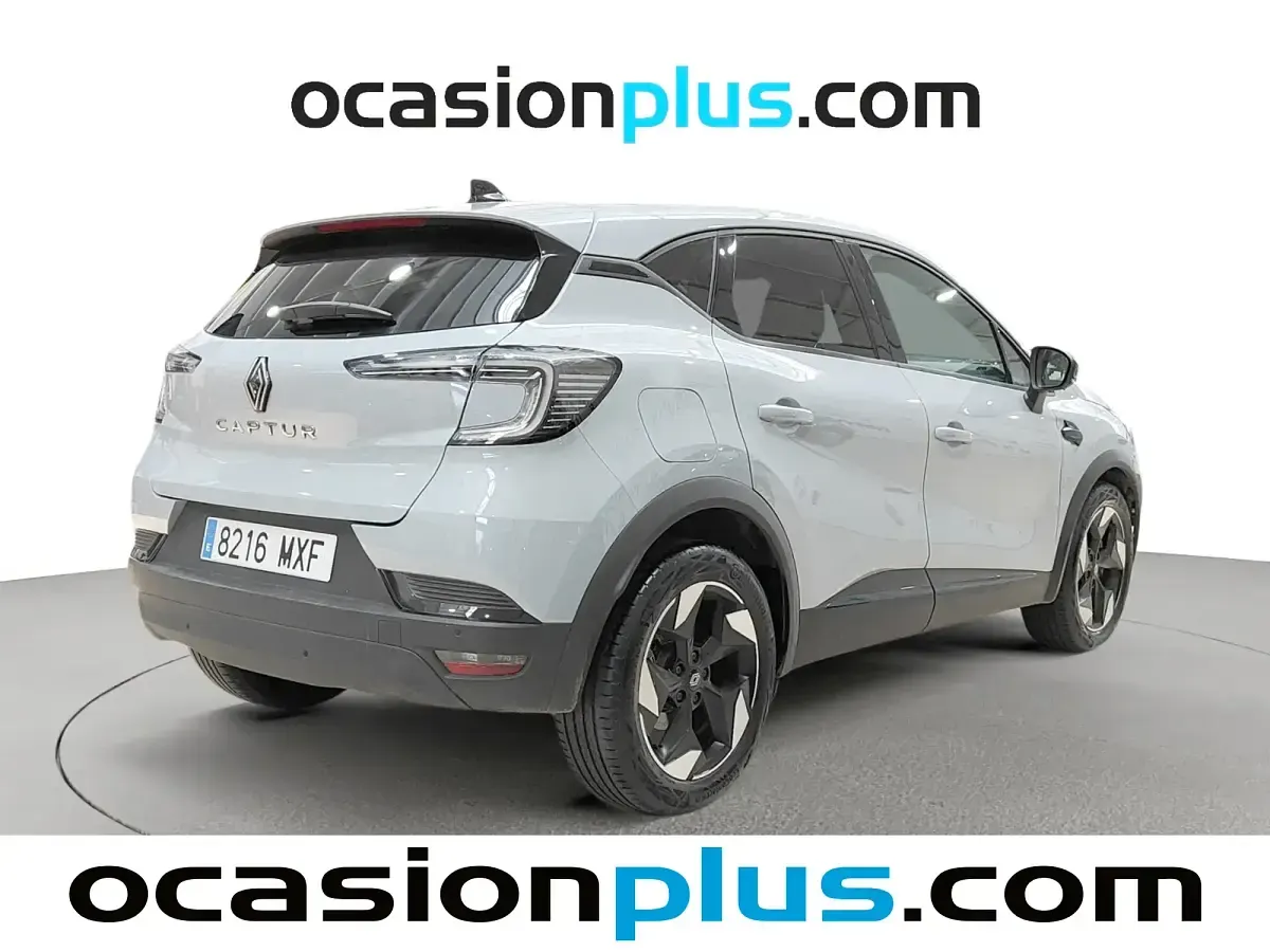 Usado Renault Captur Techno 90 CV (66 kW) 2024 Gris SUV