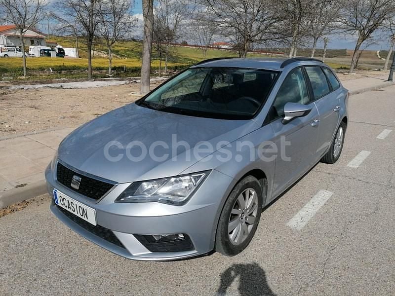 Gris / plata Usado 2019 Seat Leon Reference Familiar | 11.000 € (Buen precio) - Imagen 1/4