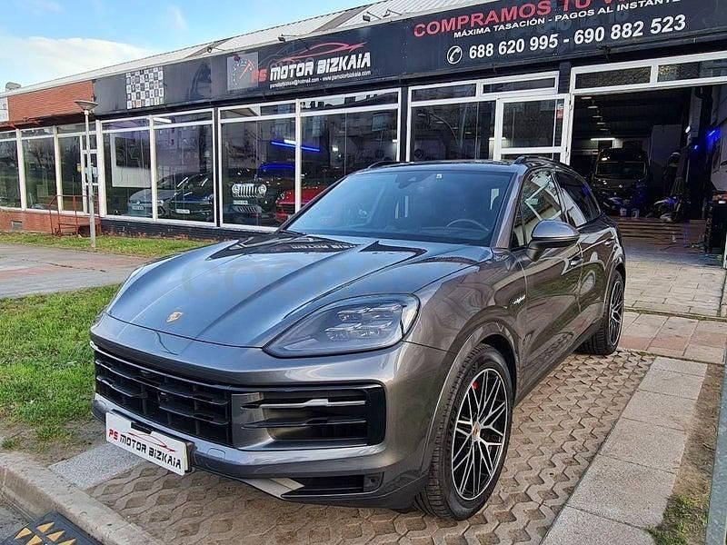Usado Porsche Cayenne S E-Hybrid 519 CV (381 kW) 2024 Gris / plata SUV