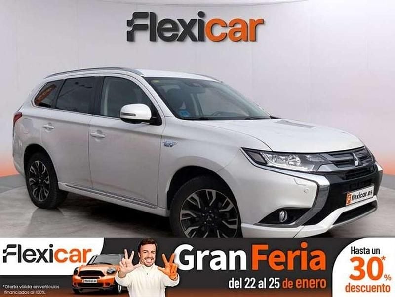Blanco Usado 2018 Mitsubishi Outlander P-HEV SUV | 18.490 € (Buen precio) - Imagen 1/4