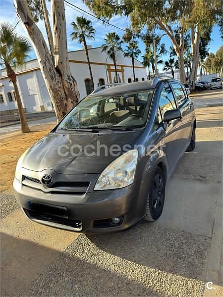Usado Toyota Corolla Verso Sol 136 CV (100 kW) 2007 Gris / plata Monovolumen