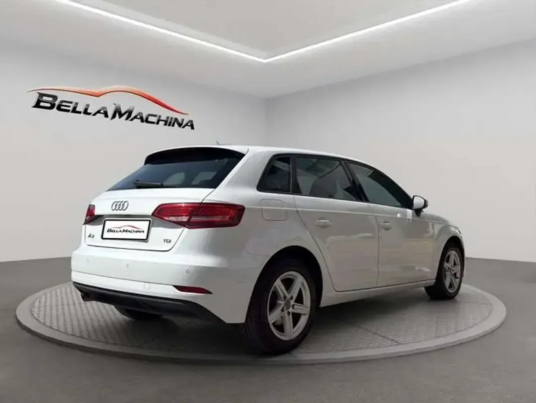 Usado Audi A3 Sportback 116 CV (85 kW) 2018 Blanco Utilitario