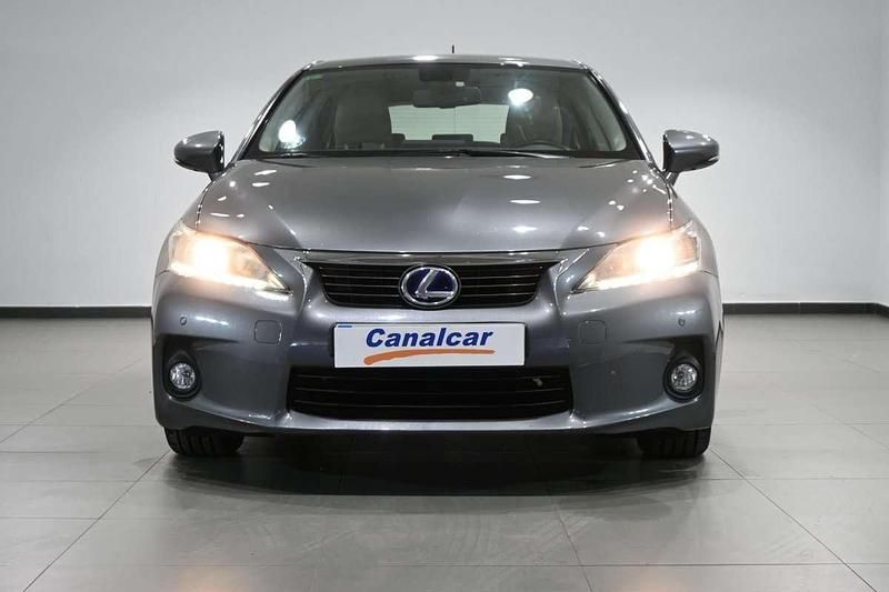 Usado Lexus CT200h 136 CV (100 kW) 2012 Gris Utilitario