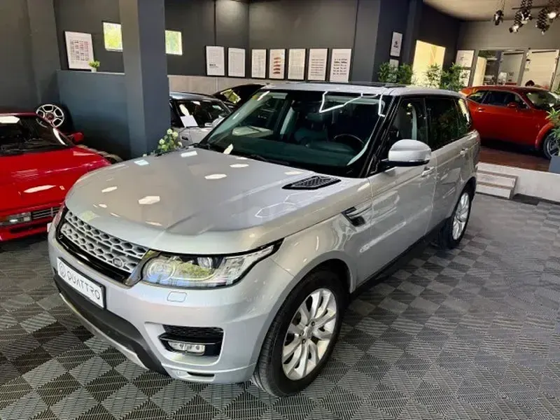 Usado Land Rover Range Rover HSE 258 CV (189 kW) 2015 Gris / plata SUV