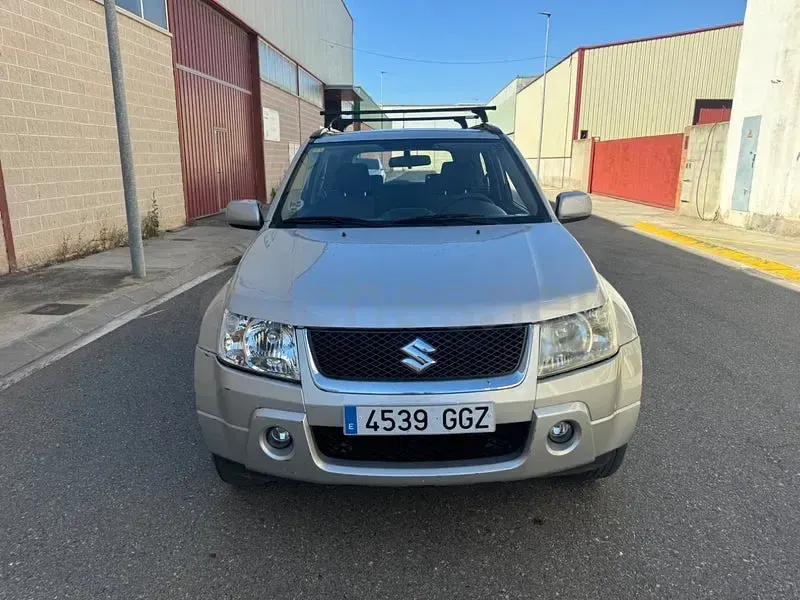 Usado Suzuki Grand Vitara 129 CV (94 kW) 2008 Gris / plata SUV