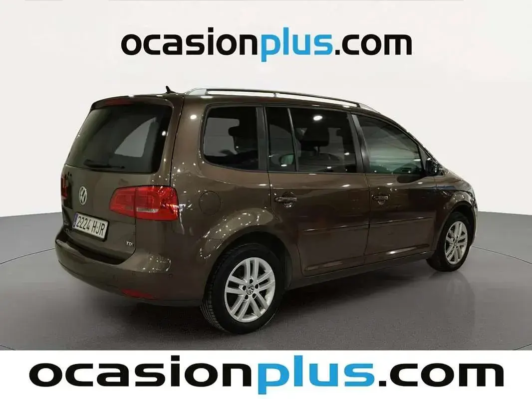 Usado VW Touran Advance 105 CV (77 kW) 2012 Marrón Monovolumen