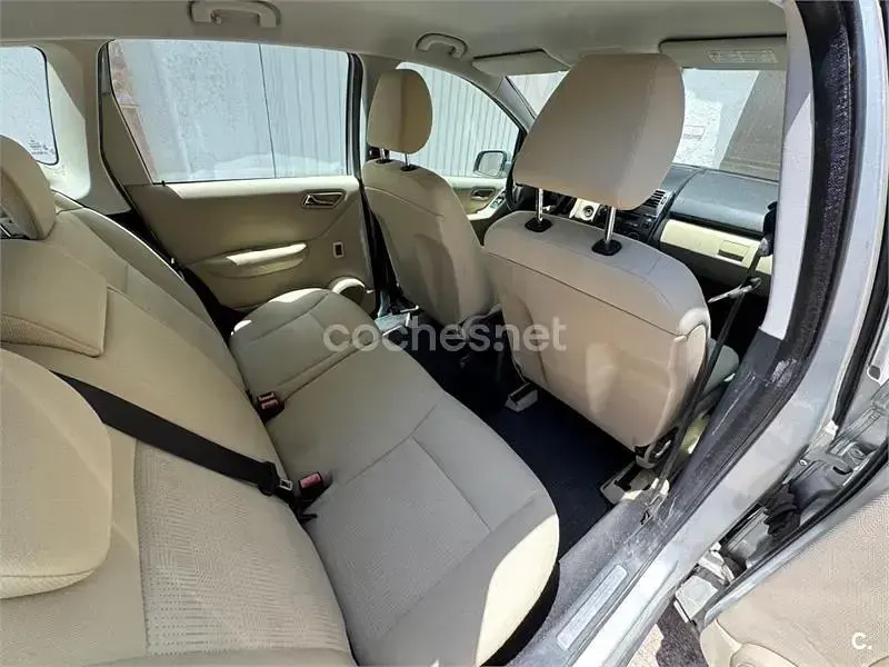 Usado Mercedes A160 Elegance 95 CV (69 kW) 2010 Gris / plata Monovolumen