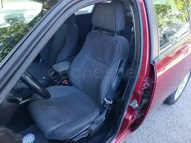 Usado Alfa Romeo 156 Progression 115 CV (84 kW) 2003 Granate Familiar