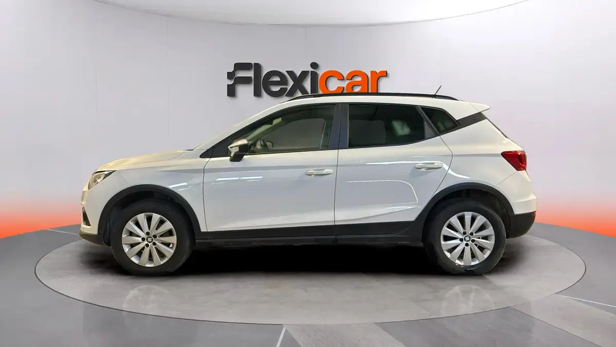 Usado Seat Arona Reference 95 CV (69 kW) 2019 Blanco SUV