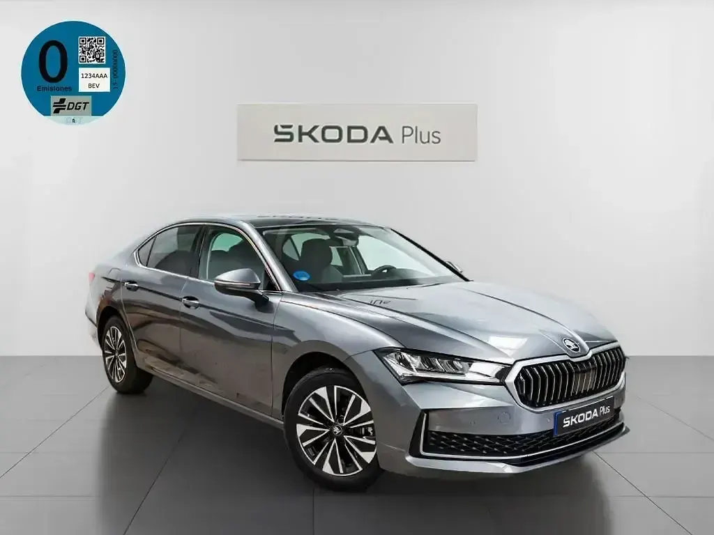 Usado Skoda Superb Selection 204 CV (150 kW) 2025 Berlina