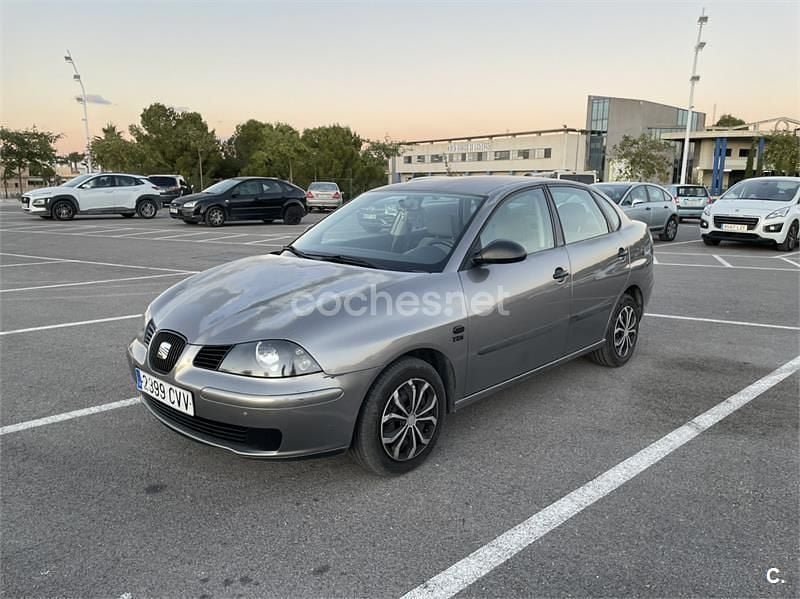Usado Seat Cordoba Reference 100 CV (73 kW) 2004 Verde Berlina